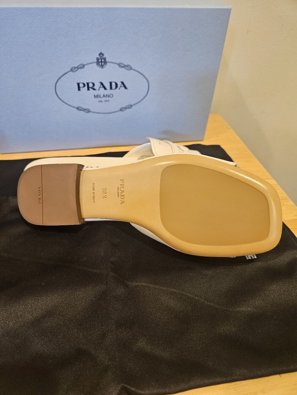 $1,100 Prada Leather Slide Sandals White Gold Logo-Stamp EU 38.5 US 8.5 BNIB - Picture 8 of 10